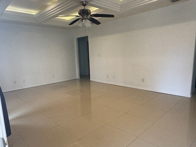 Building Photo - 812 Old Angleton Rd