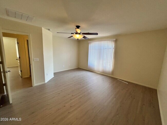 Building Photo - 42406 W Sunland Dr