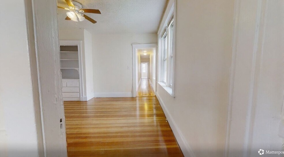 Building Photo - 15 Barrows St