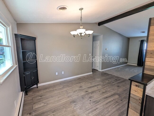 Building Photo - Updated Ranch on Corner Lot in Vermilion