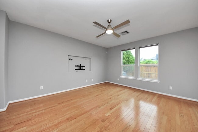 Building Photo - 10062 Hillside Bayou Dr