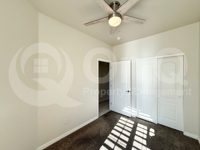 Building Photo - 320 S 70th St