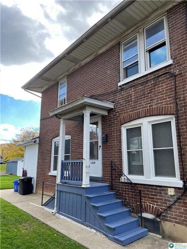 Primary Photo - 154 W Lincoln St