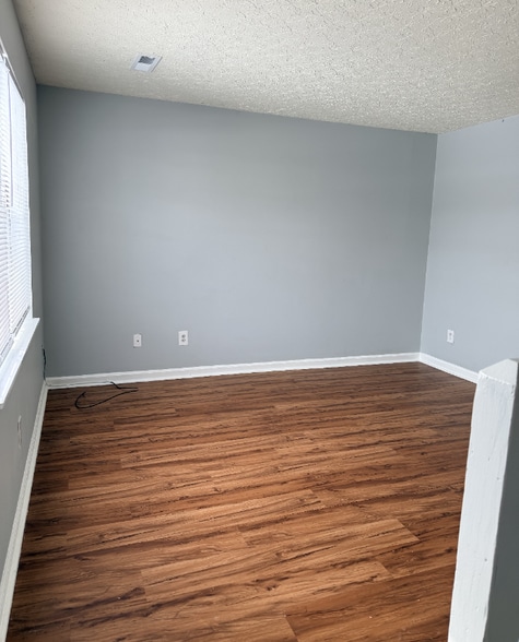 Building Photo - 16 Duiguid Dr