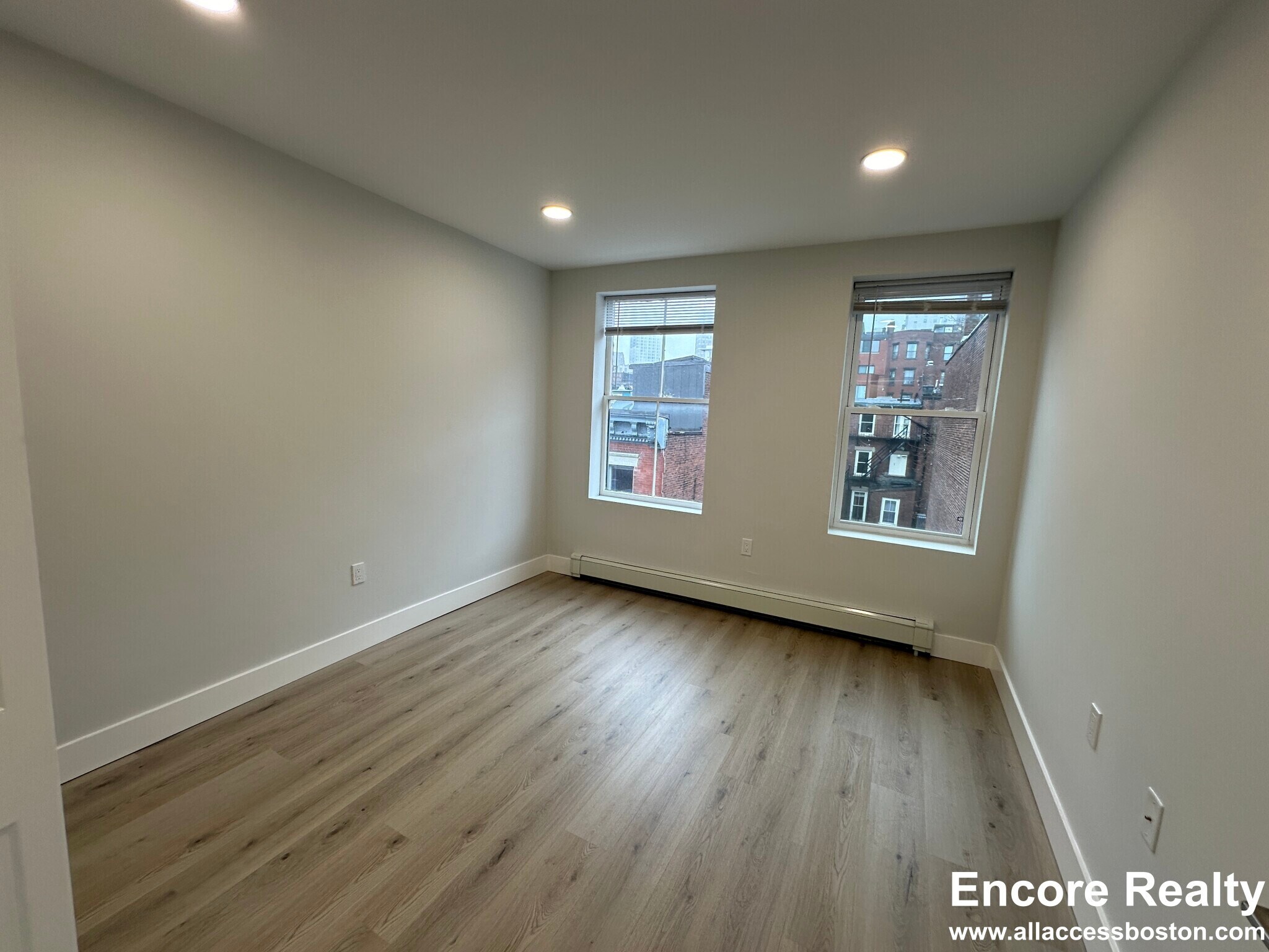 Building Photo - 44 Joy St