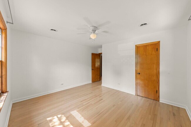 Building Photo - 354 Indian Dr