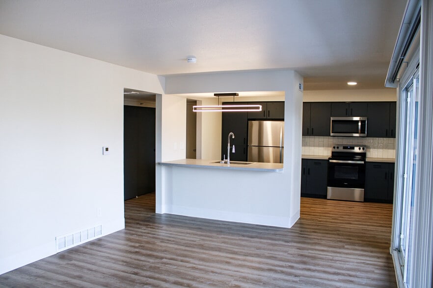 Building Photo - Belmar Groves