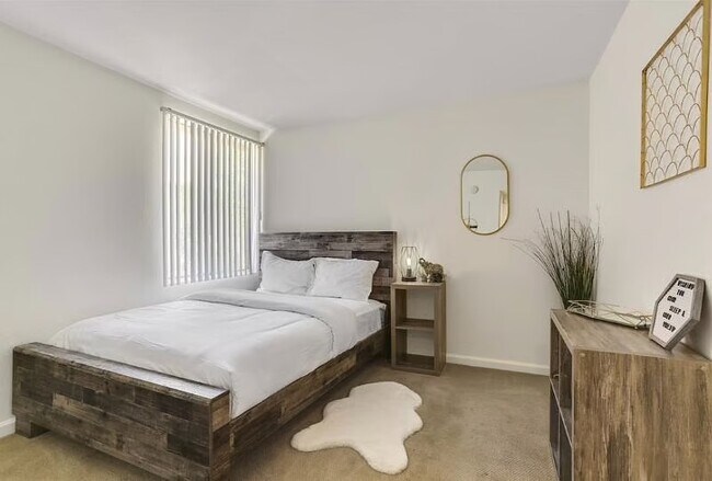 Building Photo - Sunrise Condo