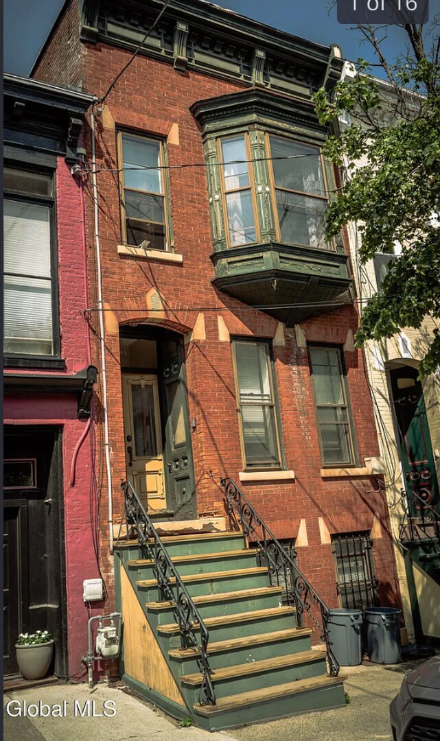 Building Photo - 285.5 Hudson Ave