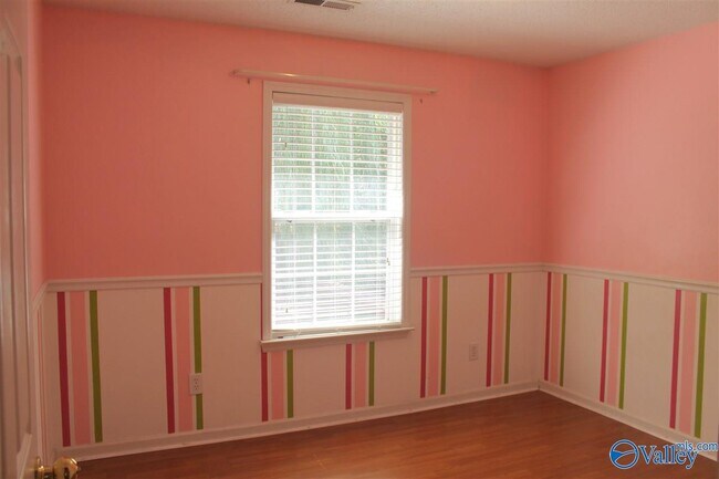 Building Photo - 117 Bambi Ln