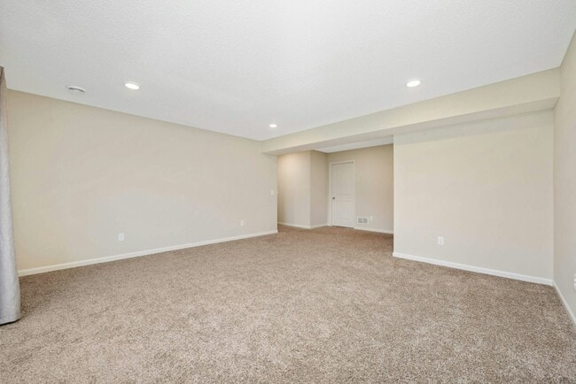 Building Photo - 15101 Emory Cir