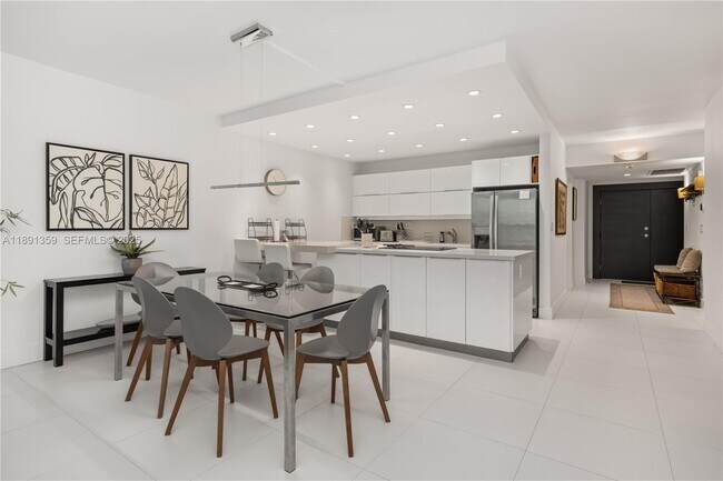 Building Photo - 101 Crandon Blvd