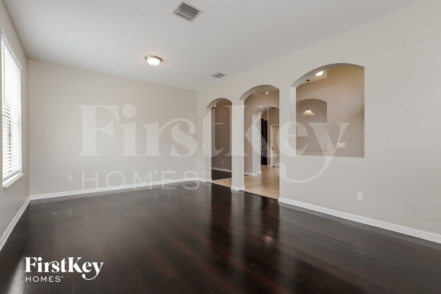 Building Photo - 8507 White Poplar Dr