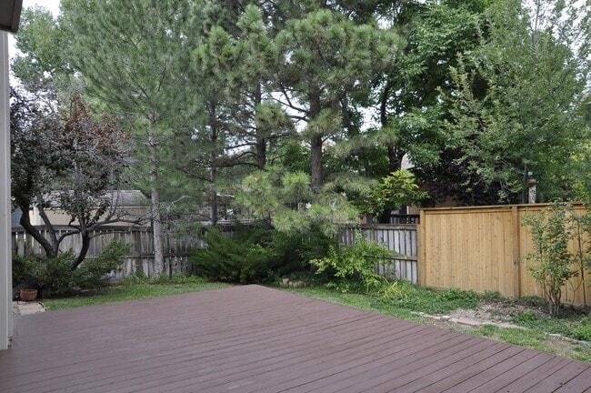Building Photo - 1443 Briar Cir