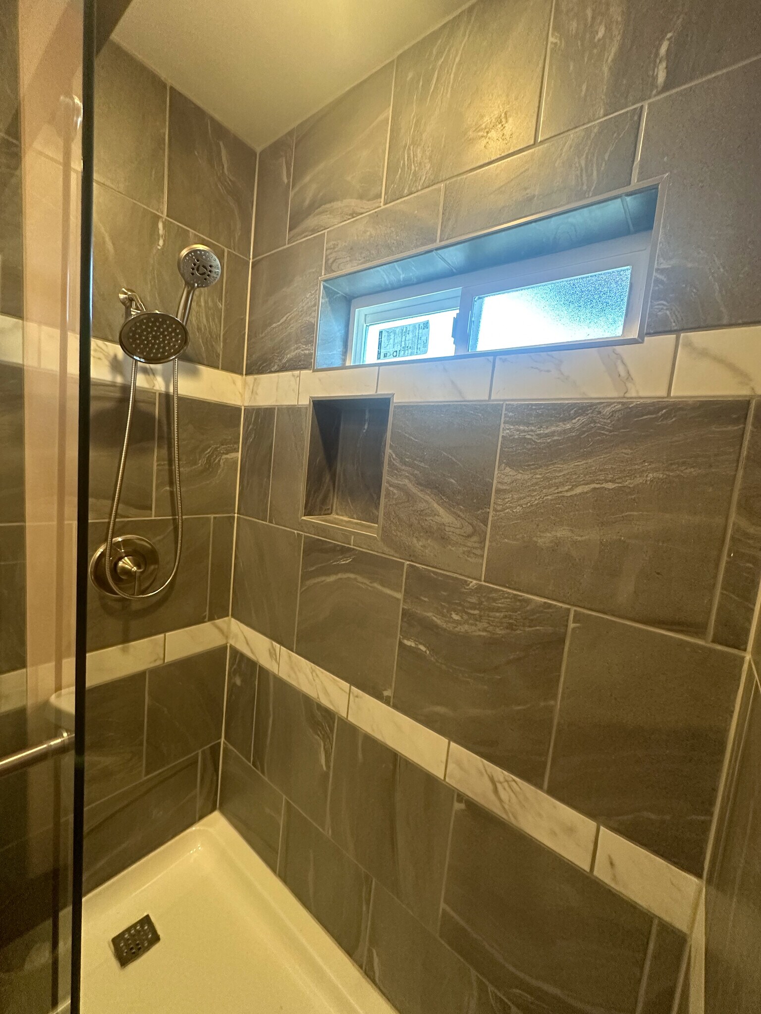 shower - 2508 Park Forest Dr
