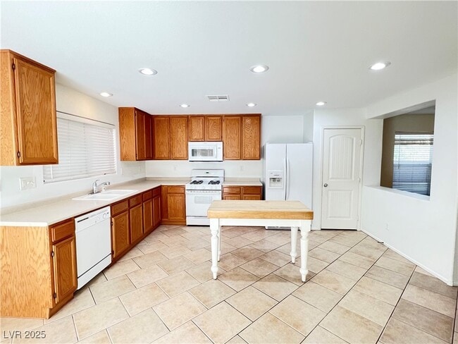 Building Photo - 11601 Giles St