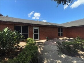 Building Photo - 1303 W 3rd St