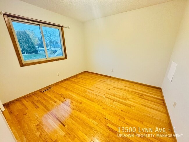 Building Photo - 13500 Lynn Ave