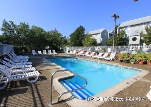 Building Photo - 154 N Beacon St