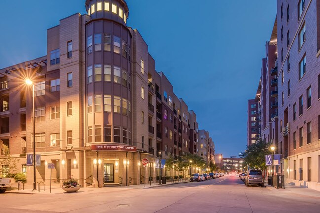 Perfectly situated in the heart of Downtown Denver, where convenience meets vibrant city life. - Windsor Riverfront Park