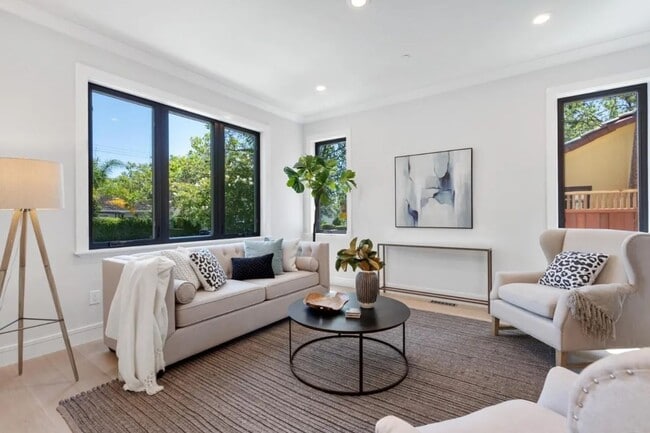Building Photo - Contemporary Mount Carmel Retreat with Seamless Indoor-Outdoor Living