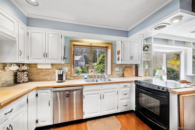 Building Photo - 1100 Huntington Blvd