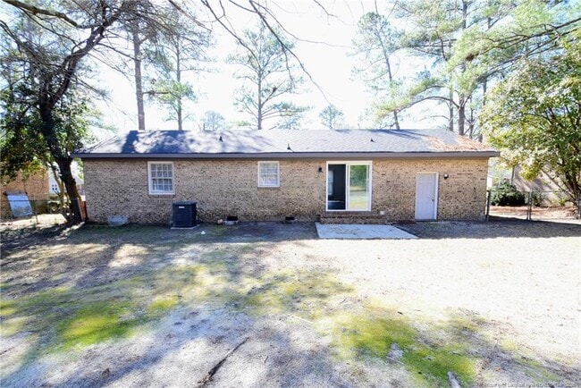 Building Photo - 693 Stoneykirk Dr