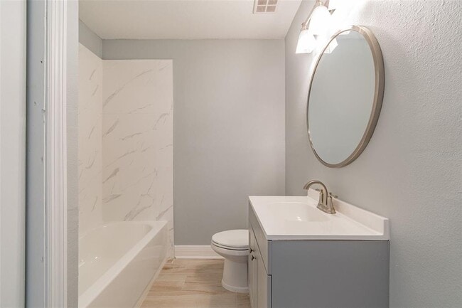 Building Photo - 1709 W Louisiana Ave