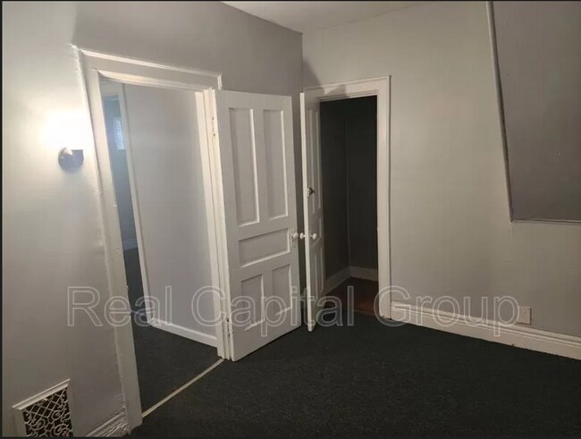 Building Photo - 408 Woodlawn Ave