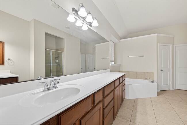 Building Photo - 5215 Field Briar Ln