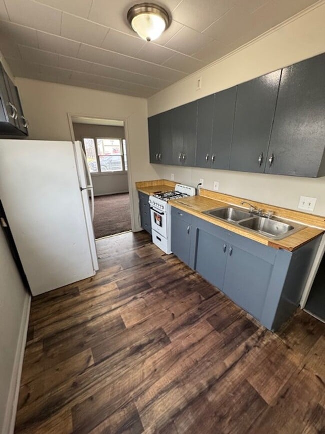 Building Photo - 4939 Mt Vernon Park Dr