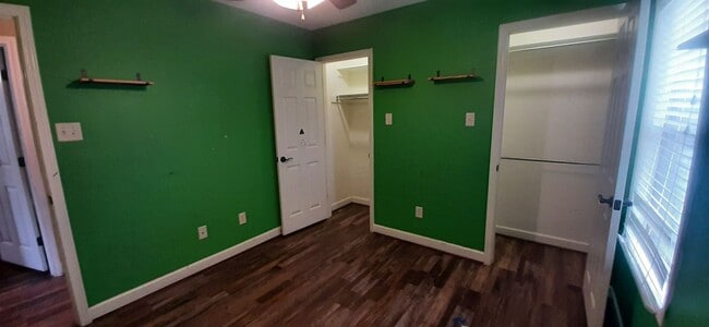 Building Photo - 327 Austin Creek Dr