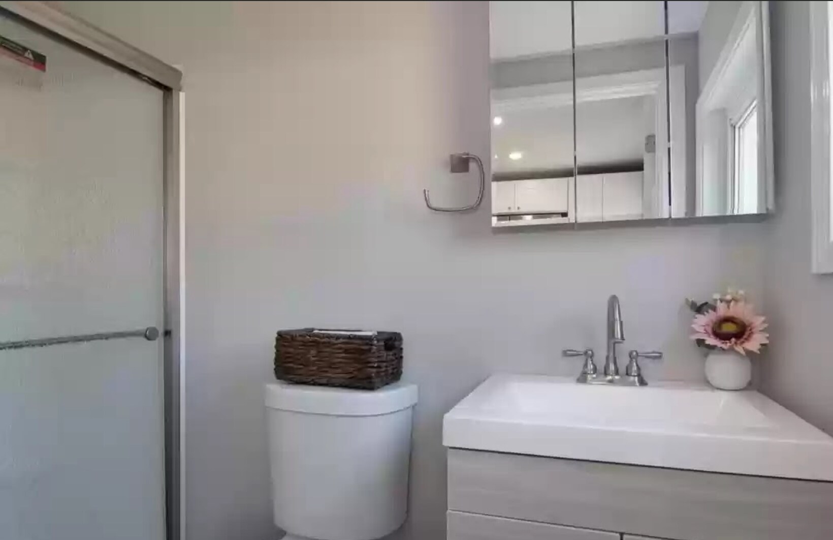 Building Photo - 14744 Athens Ave