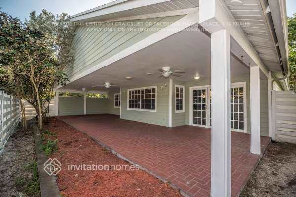 Building Photo - 14915 SW 139th Pl