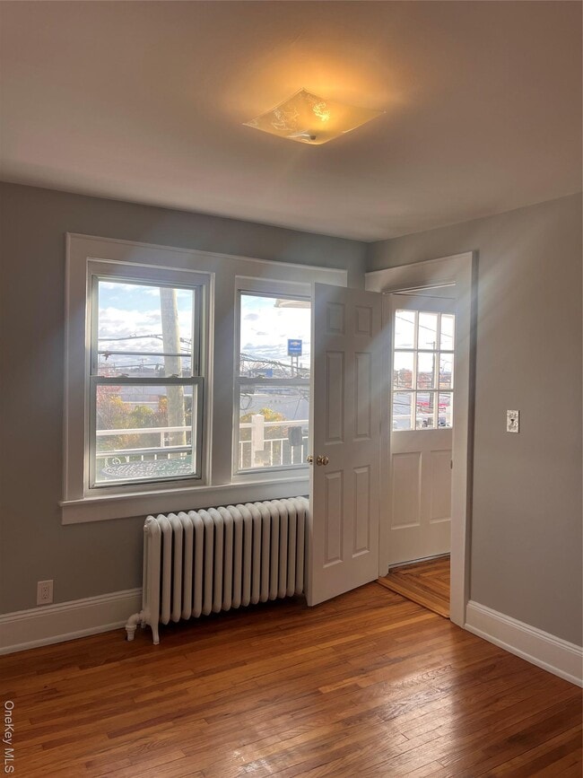 Building Photo - 18 Boone St