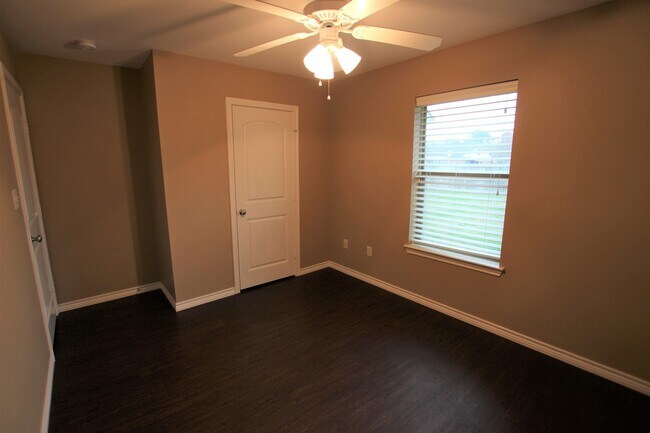 Building Photo - 19401 King Ranch Dr