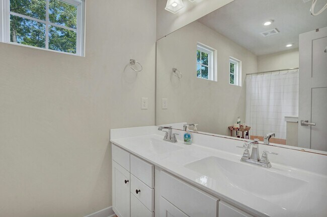 Building Photo - 1921 Doubloon Way