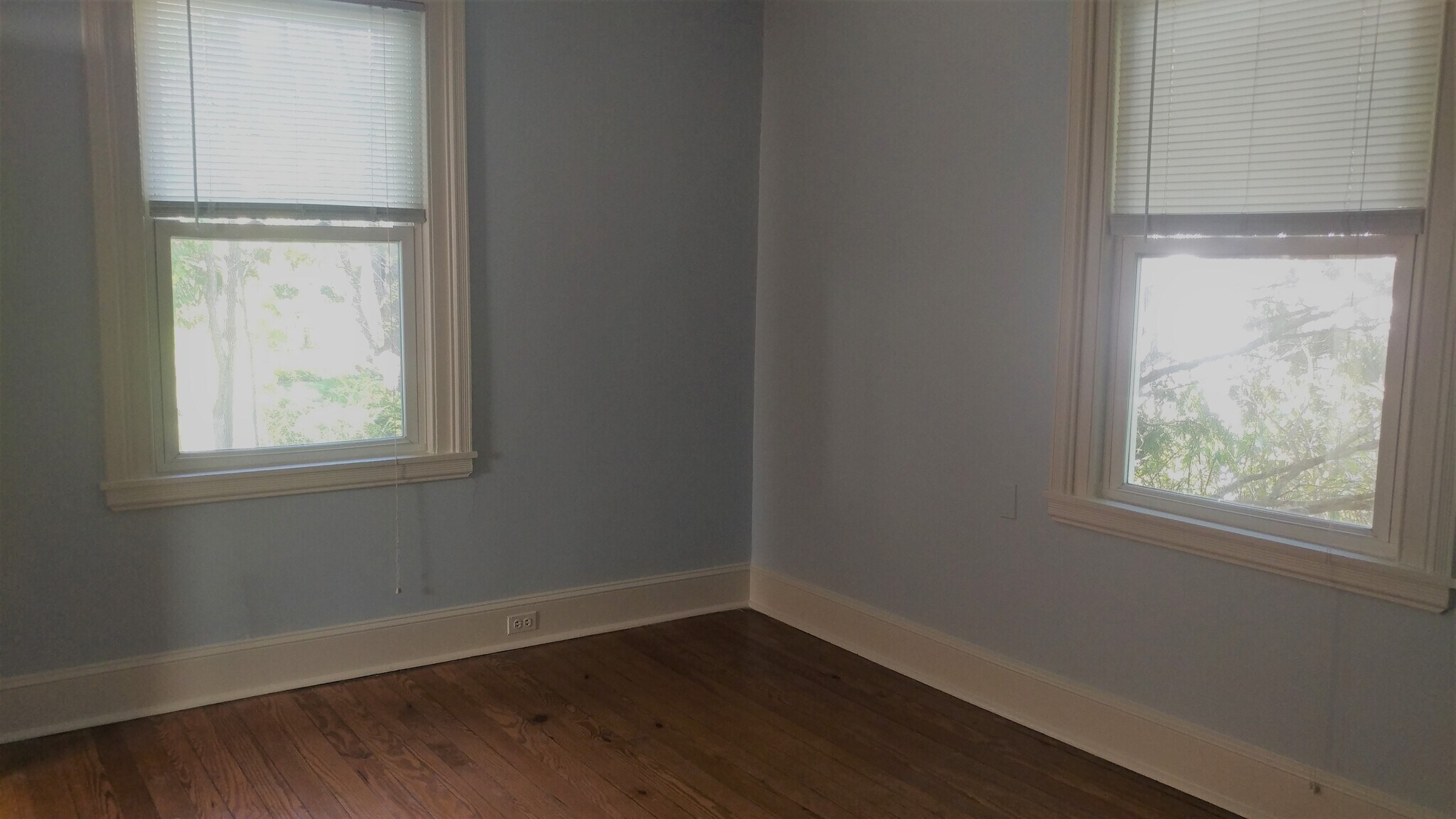 Building Photo - 400 N Bellevue Ave