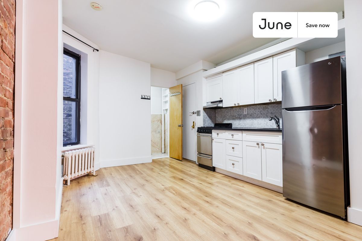 Building Photo - 531 W 48th St