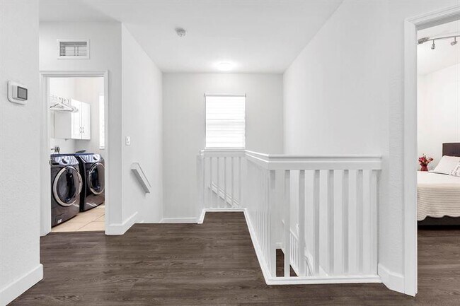 Building Photo - 3548 W 88th St