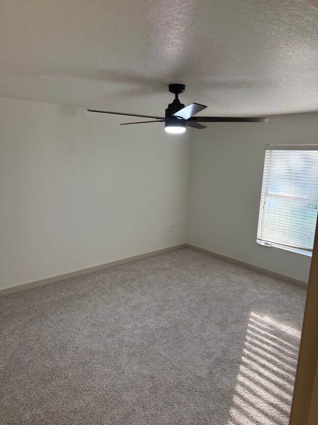 Building Photo - Remodeled Single Family Home in Hunter's Ridge Ormond Beach