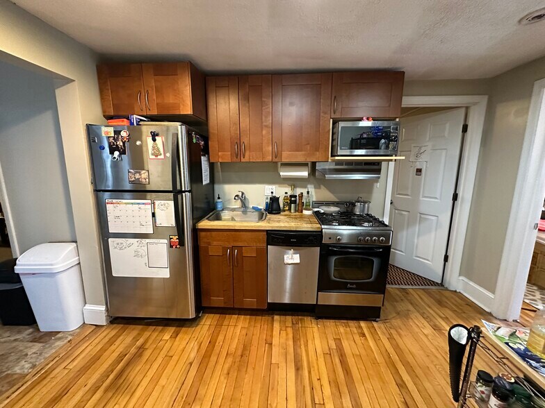 Building Photo - 12 Shepherd Ave