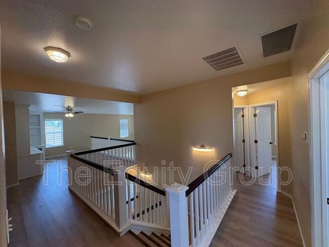 Building Photo - 938 W Encore Dr