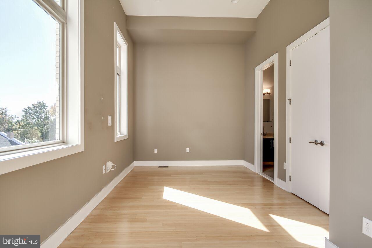 Building Photo - 312 Green Ln