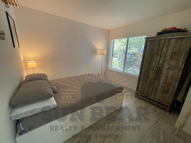 Building Photo - Beautiful 2 Bedroom in Incline!