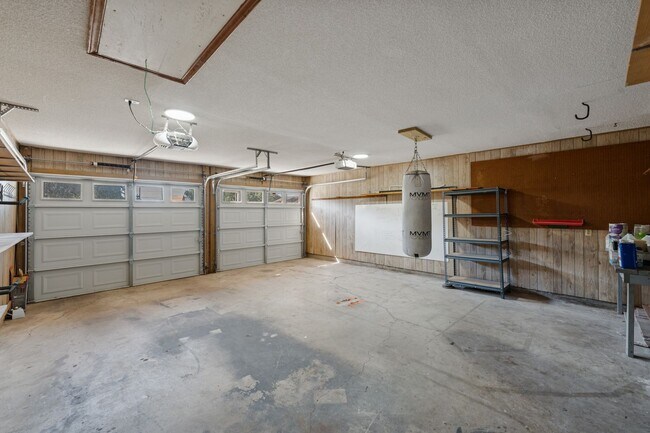 Building Photo - Modern Comfort, Warm Vibes Mission Gem