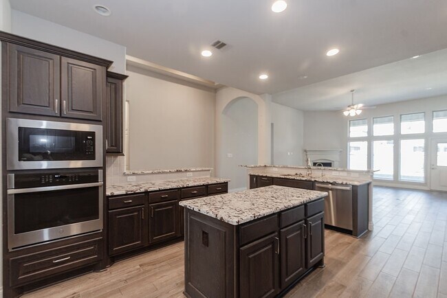 Building Photo - 12607 Pine Savannah Ln