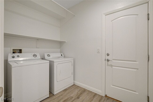 Building Photo - 1068 Riddle Glen St