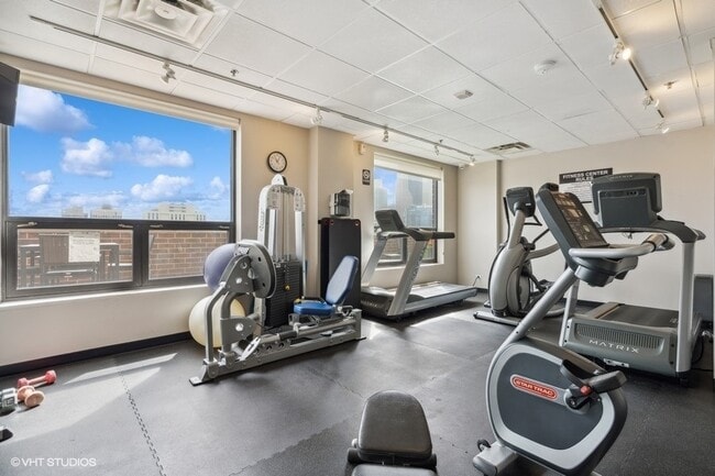 Building Photo - 1250 N Dearborn St