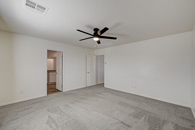 Building Photo - Upgraded 5 bedroom home in Cul-De-Sac!!